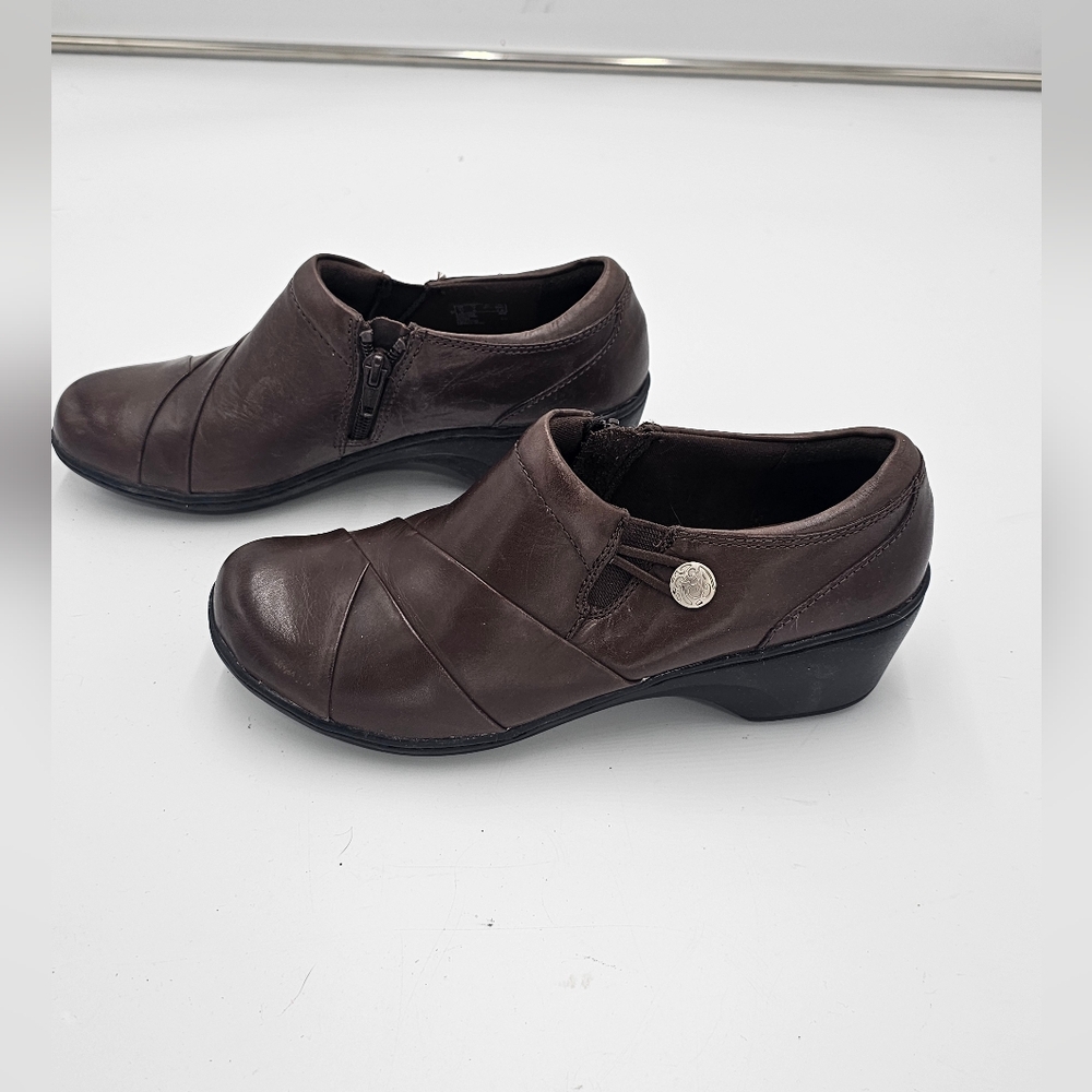 Brown Clarks Collection Soft Cushioning Booties Clogs sz 7